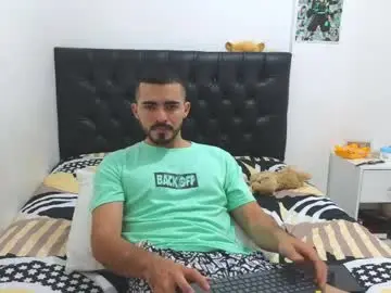 Chaturbate Live Porn of alejandroo_7