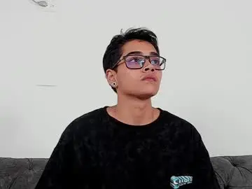 Chaturbate Live Porn of cristian_suarezz_