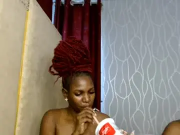 Chaturbate Live Sex Cam of raven_luxe