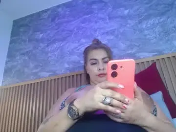Chaturbate Adult Video Chat of victoriamil1