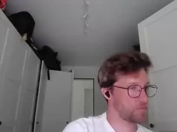 Chaturbate Live Sex of moms_little_monster