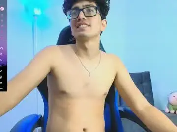 Chaturbate Sex Chat of tylerwhiite_