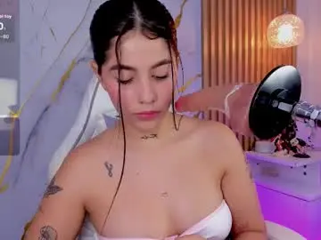 Chaturbate Live Sex Cam of alissaowens_