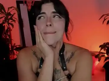 Chaturbate Nude Webcam of misscharlottte_18