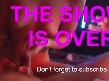 Chaturbate Watch Live Sex Cams of strawberrywithcream18