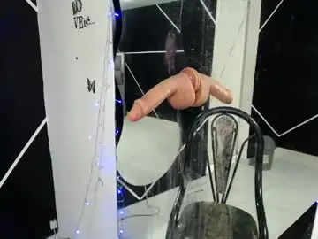 Chaturbate Nude Webcam of camiih_18