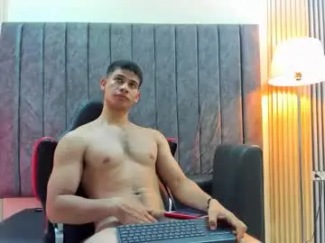Chaturbate Nude Webcam of andres_stud777