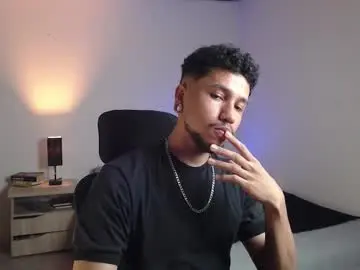 Chaturbate Live Sex Cam of yerfon_s1