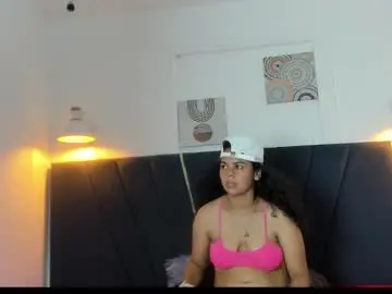 Chaturbate Live Sex Cam of naomi_x0