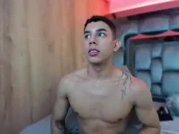 Chaturbate Free Porn Cam of andrew_twink18