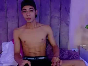 Chaturbate Live Sex Cam of liam_mercurio