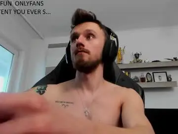 Chaturbate Live Sex Cam of alphaboyfun