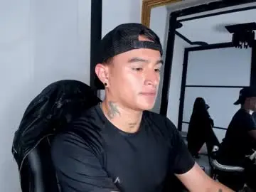 Chaturbate Live Sex Cam of liamdeep_