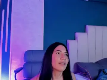 Chaturbate Nude Webcam of adriienne_