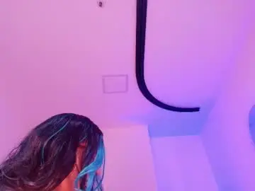 Chaturbate Live Sex Cam of gia_roux_