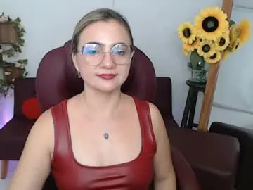 Chaturbate Live Sex Cam of rebeca_milf