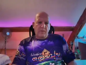 Chaturbate Live Sex Cam of tritonspace