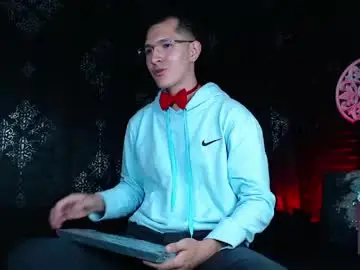 Chaturbate Sex Cam of milandavid1