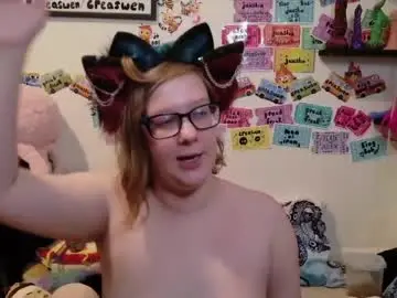 Chaturbate Watch Live Sex Cams of ten_tickle_pixie