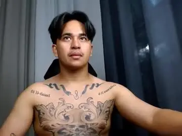 Chaturbate Live Sex Cam of axel_cummer