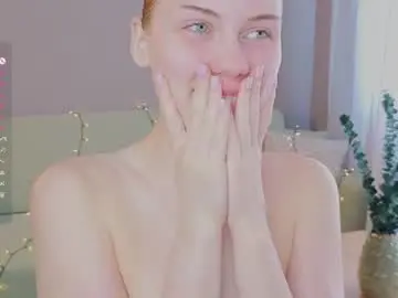 Chaturbate Nude Webcam of crystaldiva01
