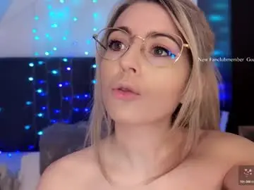 Chaturbate Free Porn Cam of kimilee22