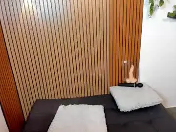 Chaturbate Live Sex Cam of scarletrose10