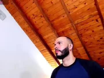 Chaturbate Live Sex Cam of tom_bailey_