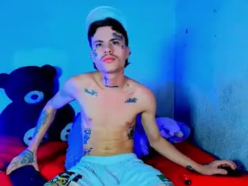 Chaturbate Live Sex Cam of kevinperlas_