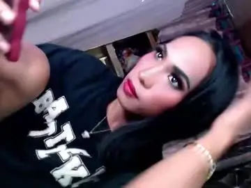 Chaturbate Live Sex Cam of slutxcums_martel69