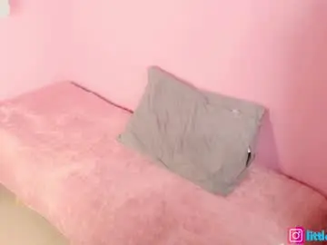 Chaturbate Live Sex Cam of little_effy18_