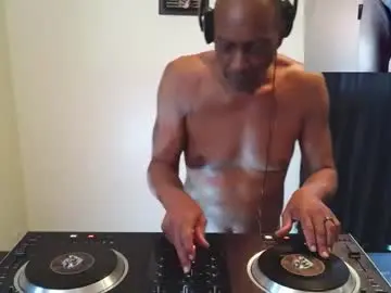 Chaturbate Live Sex Cam of black_panther8686