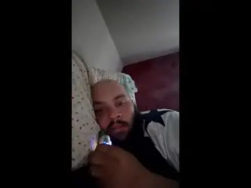 Chaturbate Live Sex Cam of uncutbluecollarcock