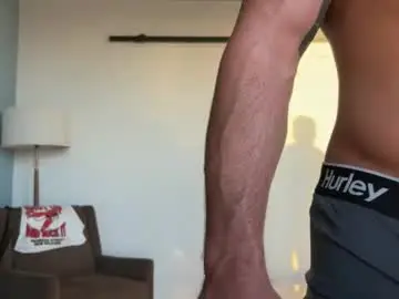 Chaturbate Live Sex Cam of damnimhandsome25