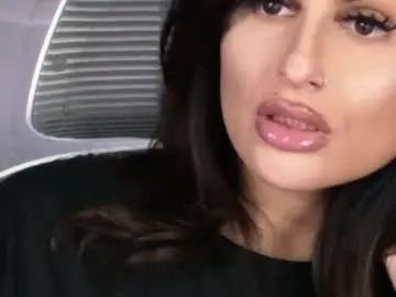 Chaturbate Free Porn Cam of kxaxmichelle