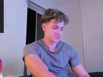 Chaturbate Free Porn Cam of derekolsen_