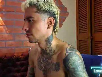 Chaturbate Live Sex Cam of dylanstonne1