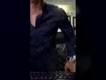 Chaturbate Live Sex Cam of angelo000000000000000x