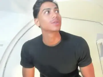 Chaturbate Adult Webcam of angelo000000000000000x