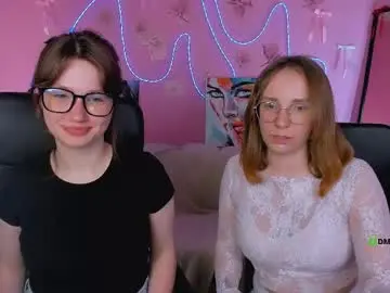 Chaturbate Live Sex Cam of helli_belli
