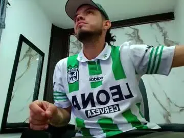 Chaturbate Adult Video Chat of enzo_turner