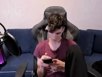 Chaturbate Live Sex Cam of james_mil