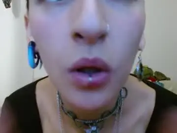 Chaturbate Adult Video Chat of malitamuymal22