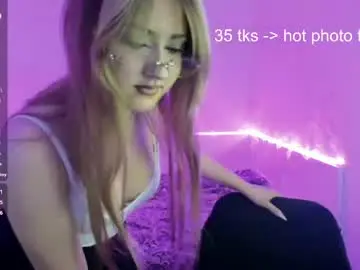 Chaturbate Live Sex Cam of reneefucci