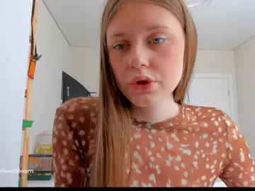 Chaturbate Live Porn of melissssa_bloom