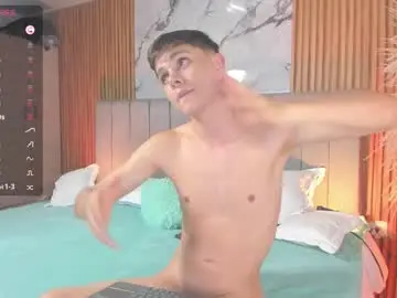 Chaturbate Live Sex Cam of dustinlevine