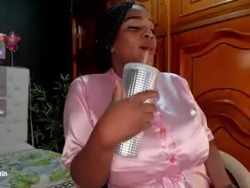 Chaturbate Live Porn of ebony_katterin