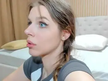 Chaturbate Live Porn of mila_polly_and_forester