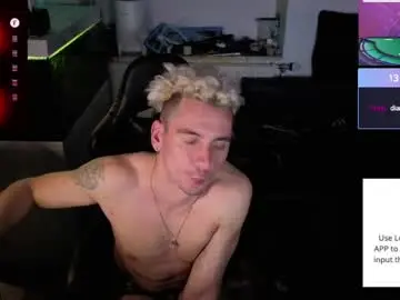 Chaturbate Free Live Porn of rayzel_white