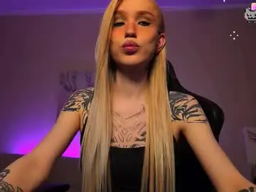 Chaturbate Watch Live Sex Cams of twiinkie_pie